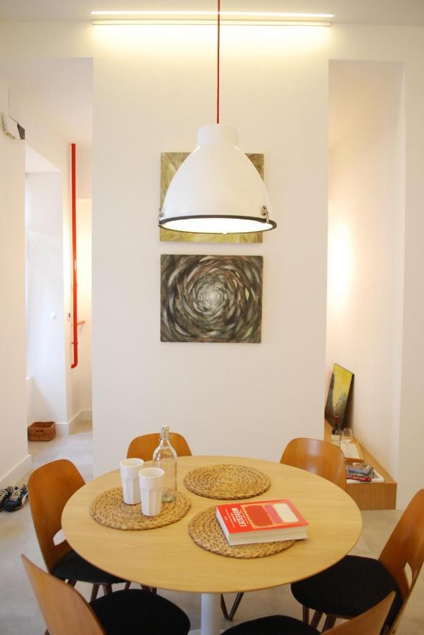 Stylish Studios Apartment In The City Center With Air Conditioning Budapest Exterior photo