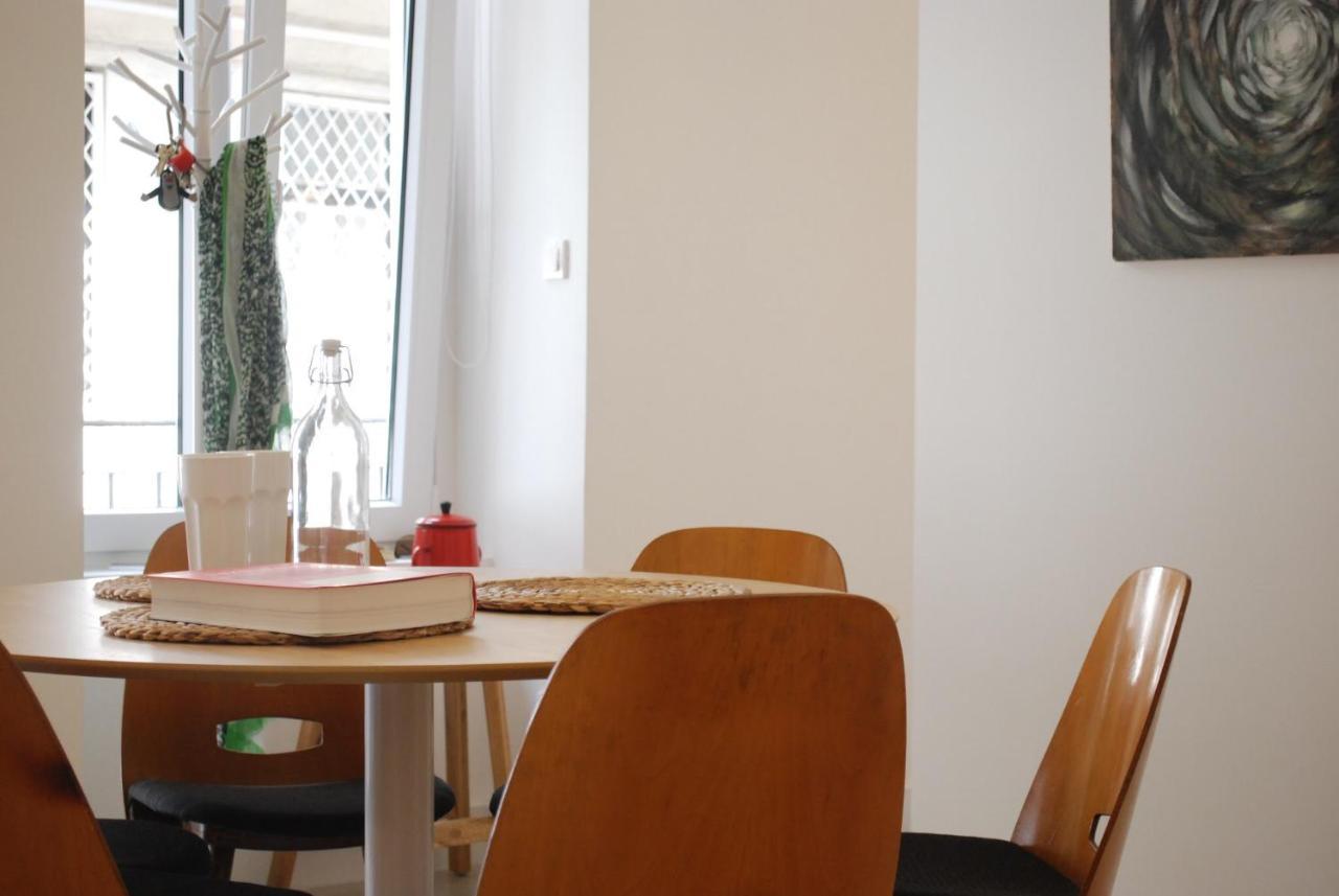 Stylish Studios Apartment In The City Center With Air Conditioning Budapest Exterior photo