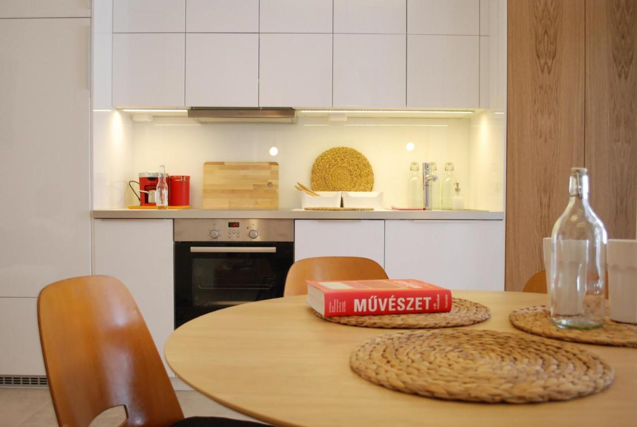 Stylish Studios Apartment In The City Center With Air Conditioning Budapest Exterior photo