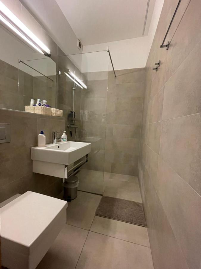 Stylish Studios Apartment In The City Center With Air Conditioning Budapest Exterior photo